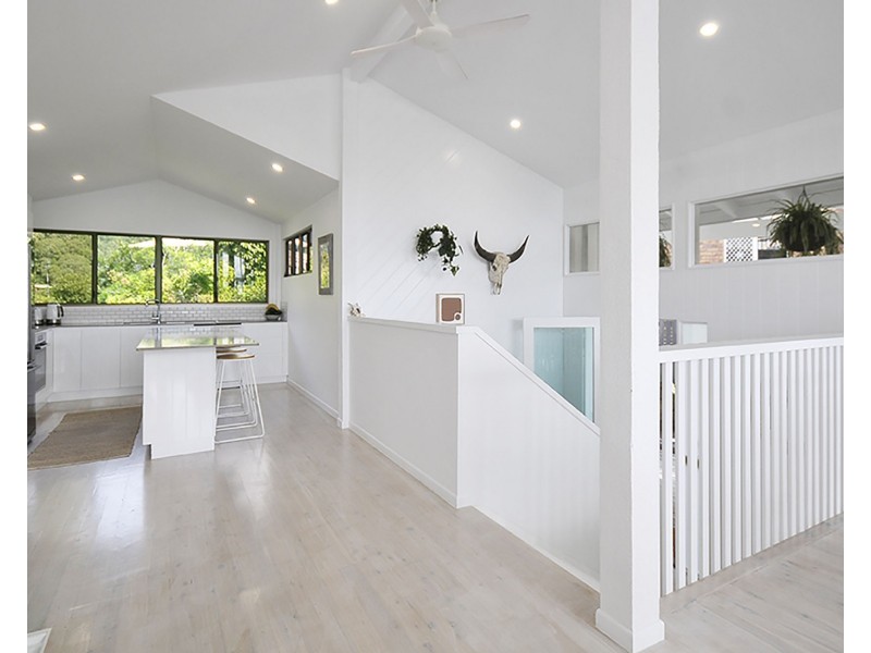 16 Larentia Street, Currumbin Waters QLD 4223