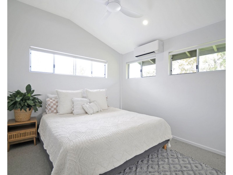 16 Larentia Street, Currumbin Waters QLD 4223