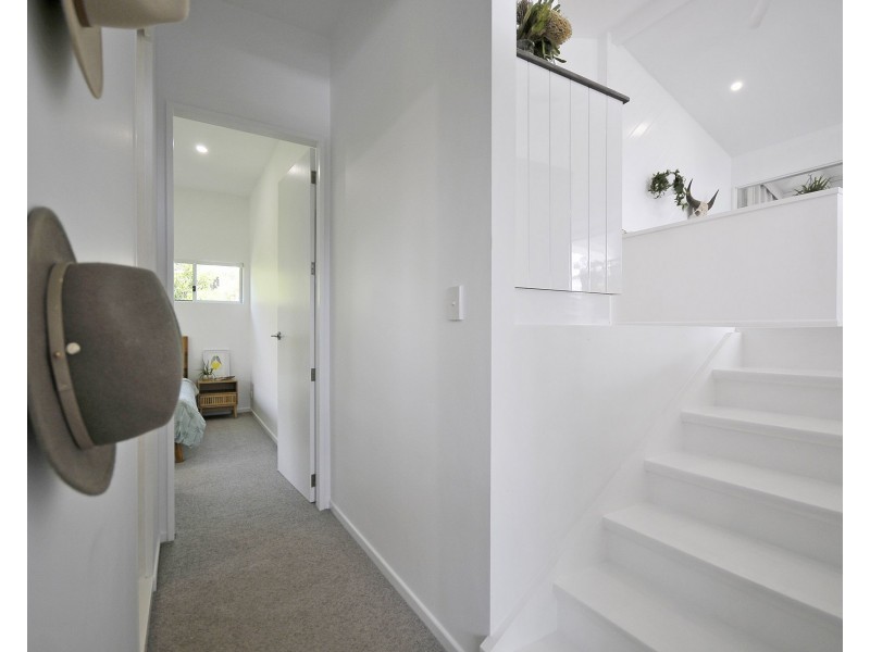 16 Larentia Street, Currumbin Waters QLD 4223