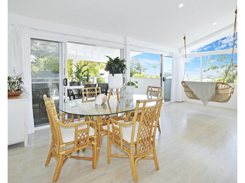 16 Larentia Street, Currumbin Waters QLD 4223