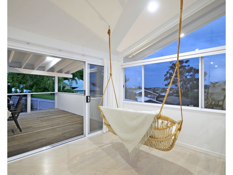 16 Larentia Street, Currumbin Waters QLD 4223