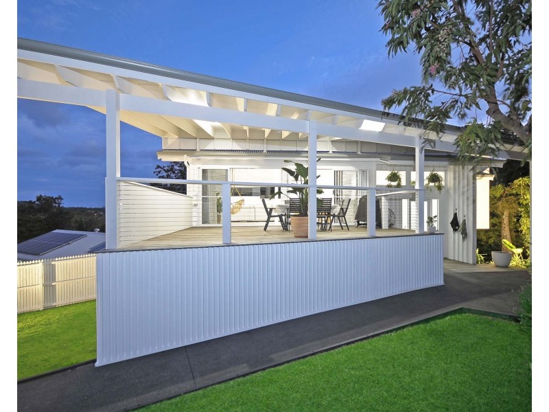 16 Larentia Street, Currumbin Waters QLD 4223