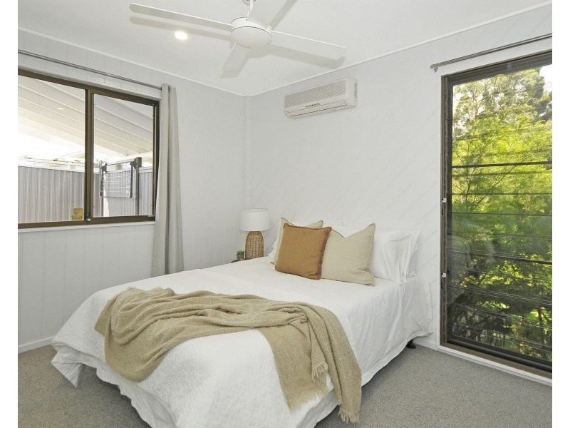 16 Larentia Street, Currumbin Waters QLD 4223