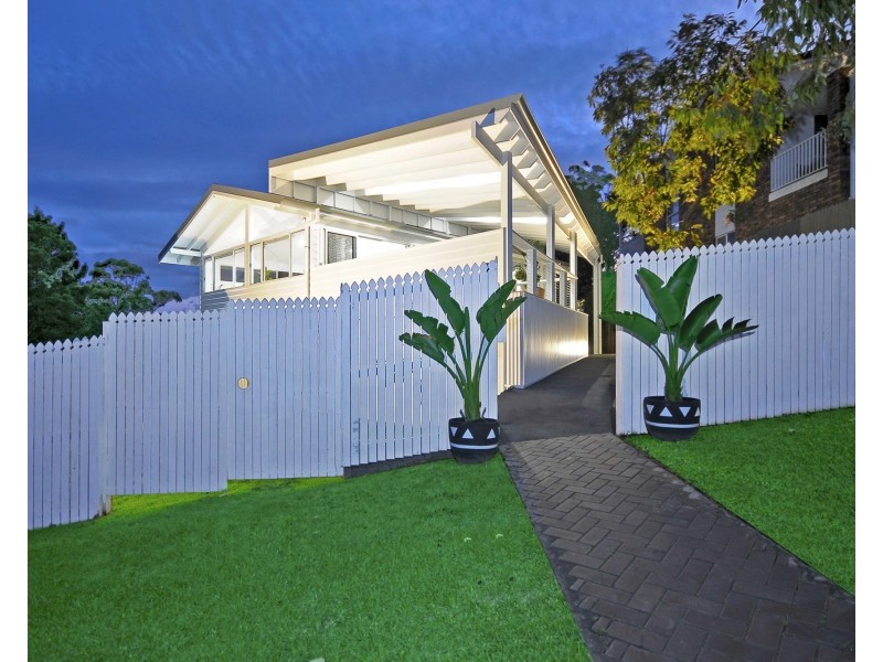 16 Larentia Street, Currumbin Waters QLD 4223