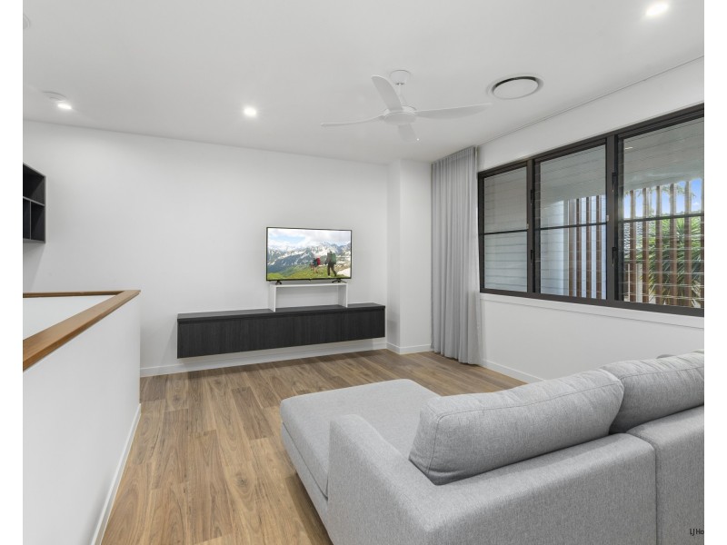 2/7 Morotai Avenue, Palm Beach QLD 4221