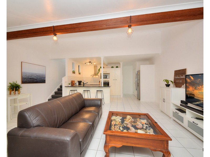 11/154 Currumbin Creek Road, Currumbin Waters QLD 4223