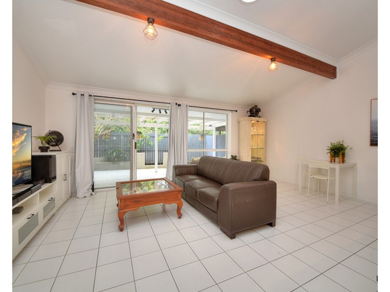 11/154 Currumbin Creek Road, Currumbin Waters QLD 4223