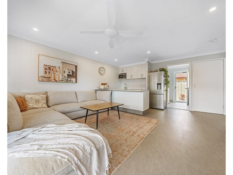 2/21 Walker Avenue, Palm Beach QLD 4221