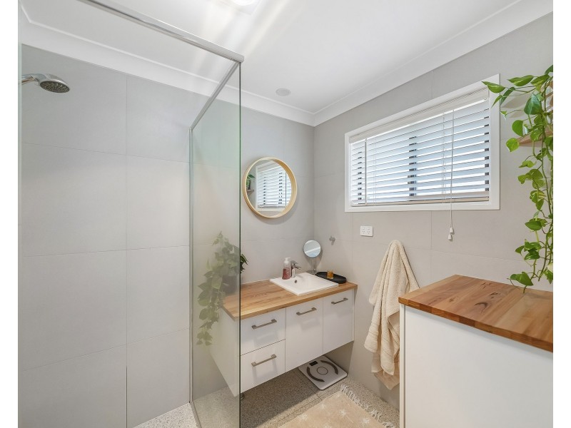 2/21 Walker Avenue, Palm Beach QLD 4221