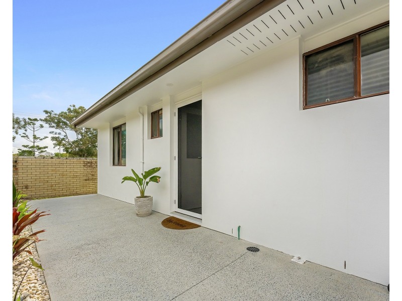 2/21 Walker Avenue, Palm Beach QLD 4221