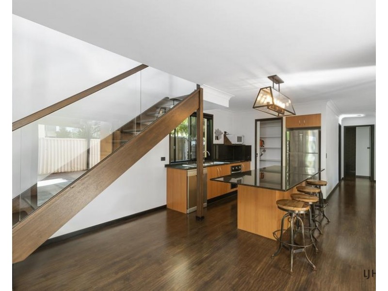 2/40 Fourth Avenue, Palm Beach QLD 4221