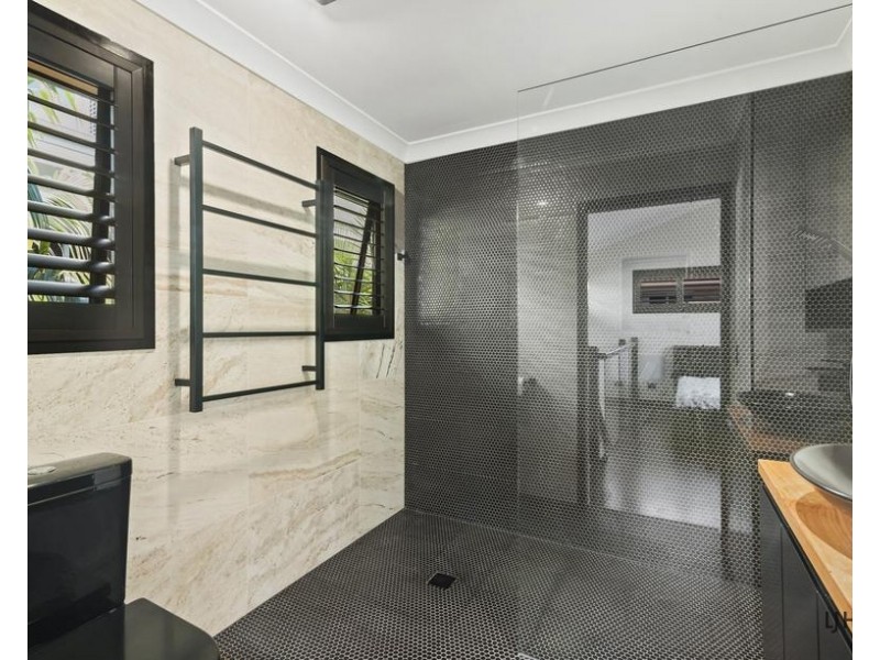 2/40 Fourth Avenue, Palm Beach QLD 4221