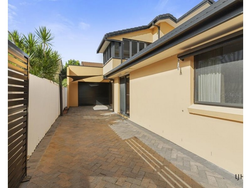 2/40 Fourth Avenue, Palm Beach QLD 4221