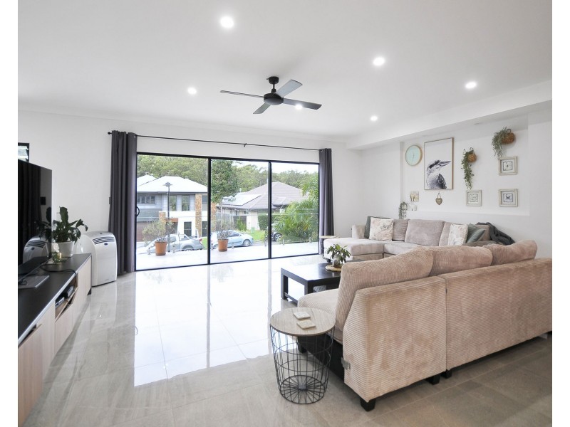 9 Greenview Place, Reedy Creek QLD 4227