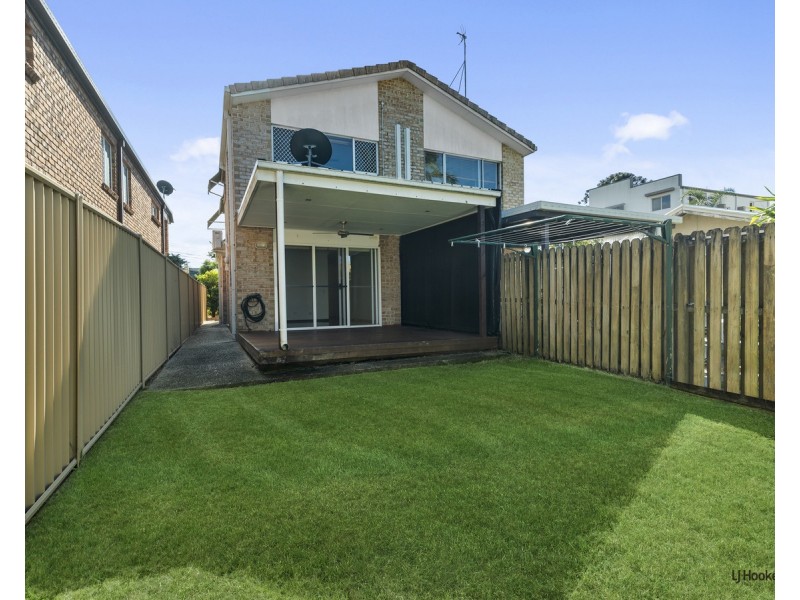 2/4 First Avenue, Palm Beach QLD 4221