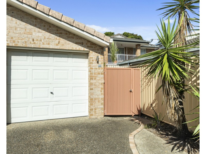 2/4 First Avenue, Palm Beach QLD 4221