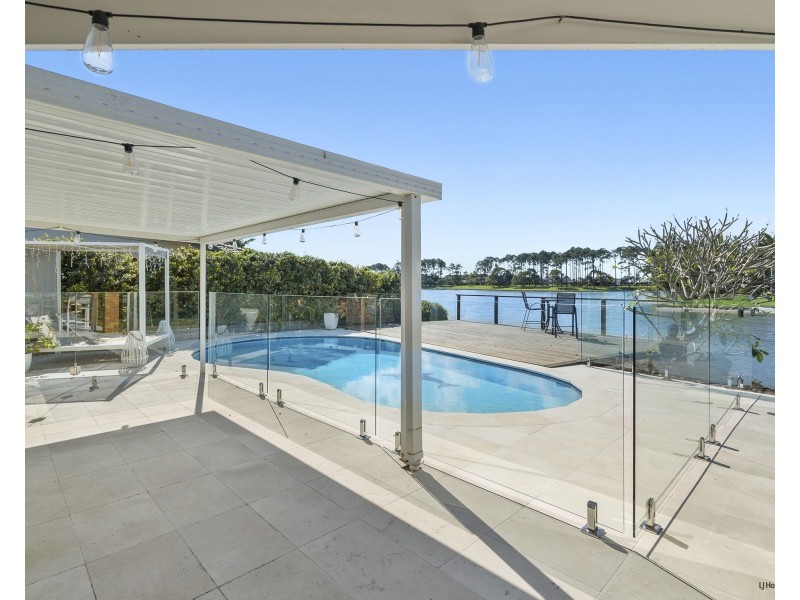 37 Murtha Drive, Elanora QLD 4221