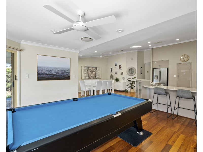 37 Murtha Drive, Elanora QLD 4221