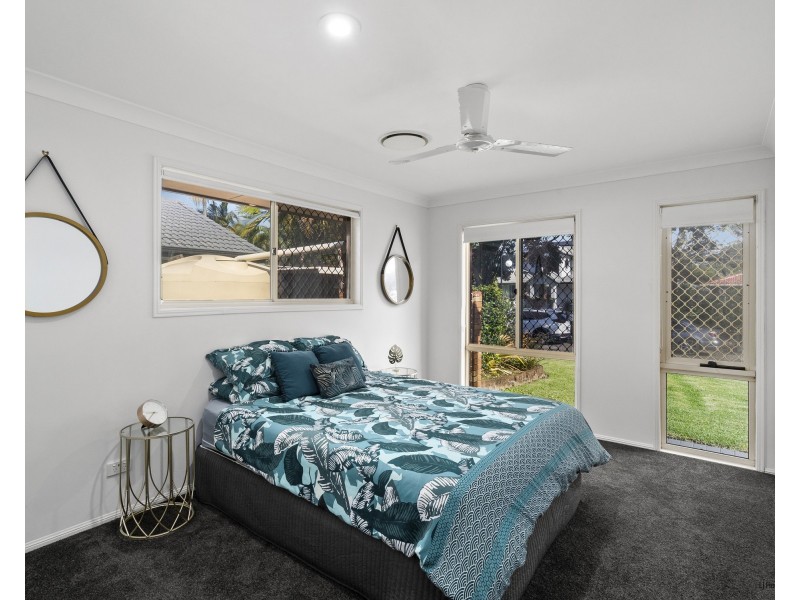 37 Murtha Drive, Elanora QLD 4221