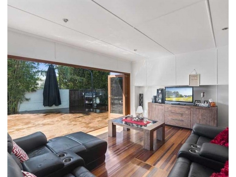 12 Tahiti Avenue, Palm Beach QLD 4221