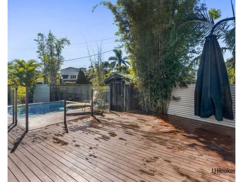 12 Tahiti Avenue, Palm Beach QLD 4221