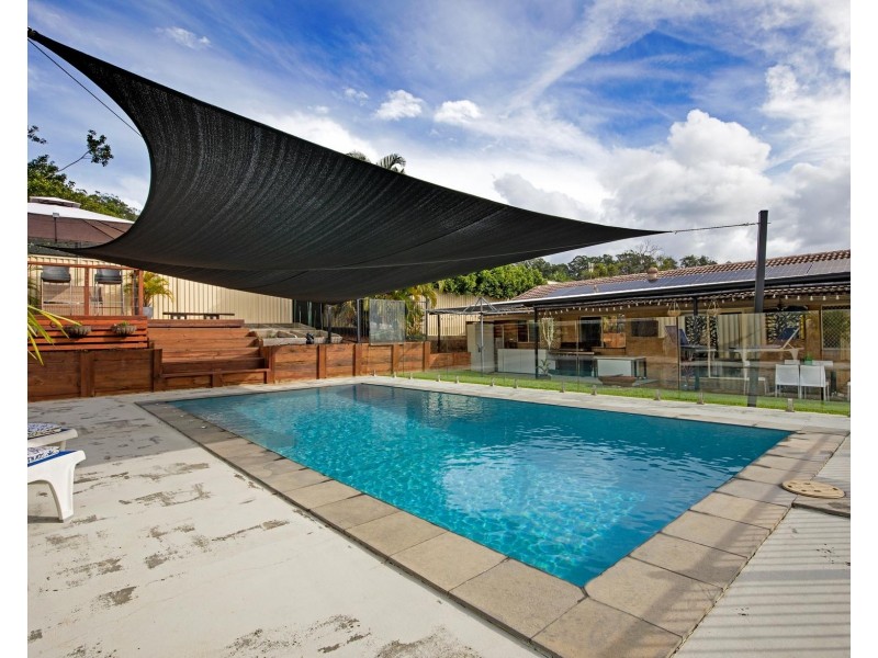 4 Sawtell Drive, Currumbin Waters QLD 4223
