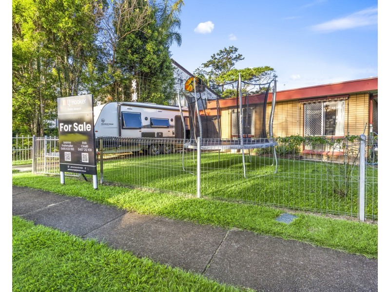 33 Laguna Avenue, Palm Beach QLD 4221