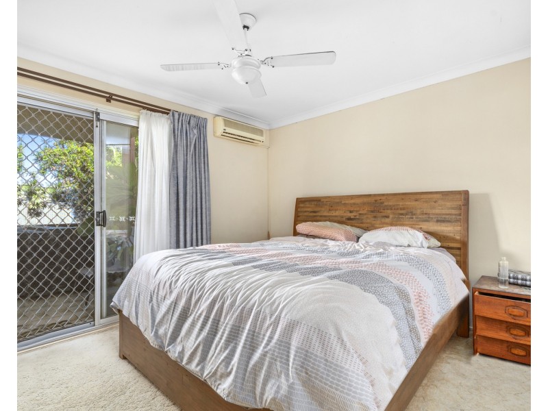 33 Laguna Avenue, Palm Beach QLD 4221