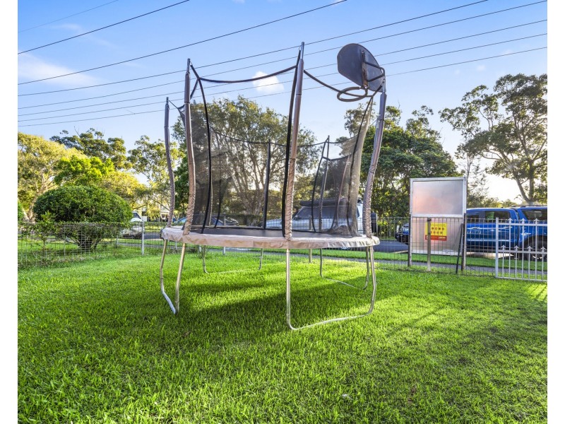 33 Laguna Avenue, Palm Beach QLD 4221