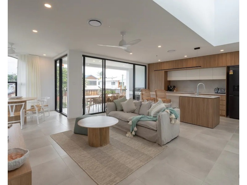 4/37 Twenty Seventh Avenue, Palm Beach QLD 4221