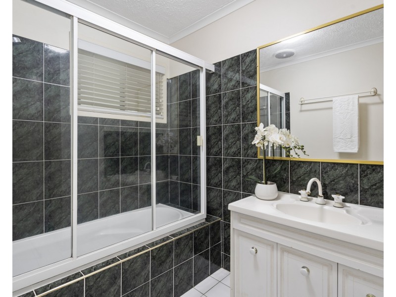 9 Lucania Street, Currumbin Waters QLD 4223