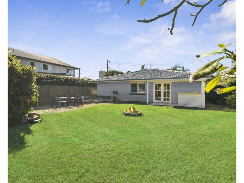 14 Aruma Avenue, Burleigh Waters QLD 4220