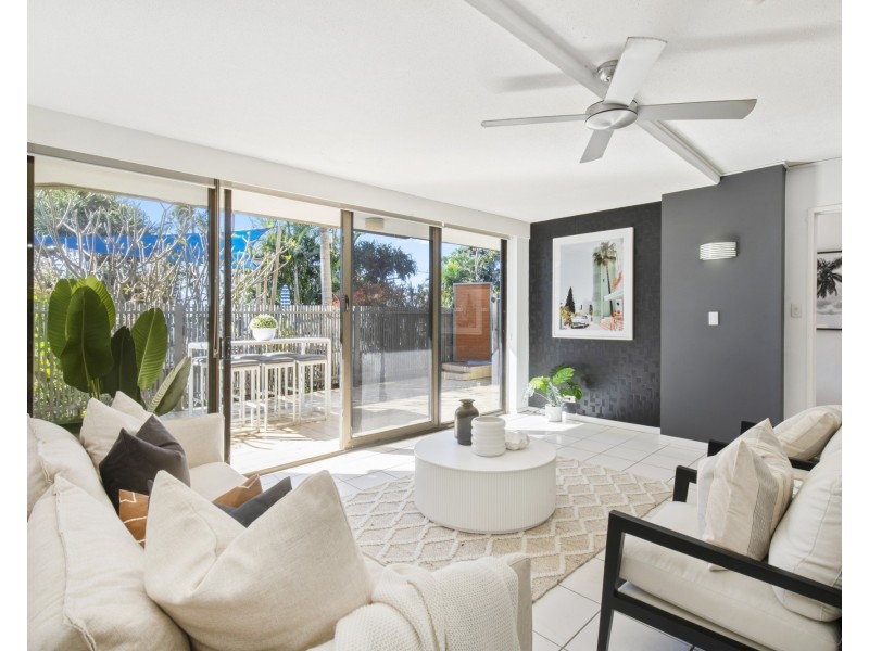 2/828 Pacific Parade, Currumbin QLD 4223