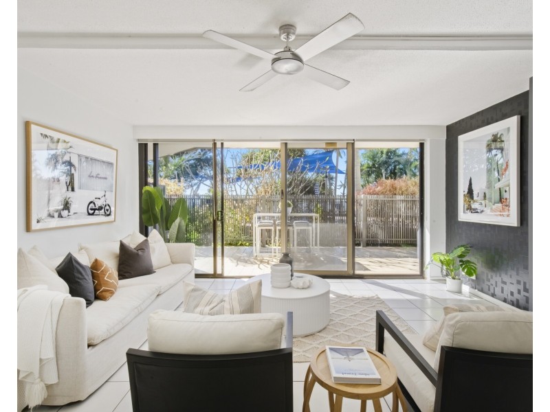 2/828 Pacific Parade, Currumbin QLD 4223