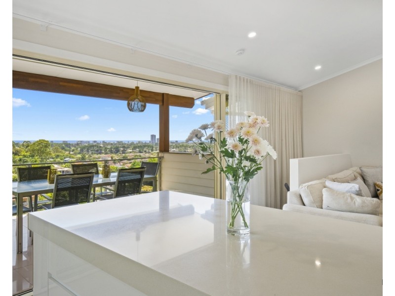 2/28 Foothill Street, Elanora QLD 4221