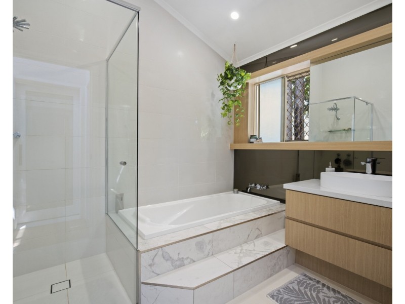 2/28 Foothill Street, Elanora QLD 4221