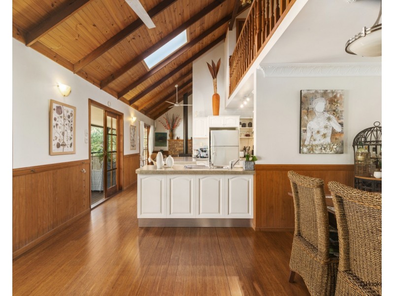 6 Horsman Road, Elanora QLD 4221