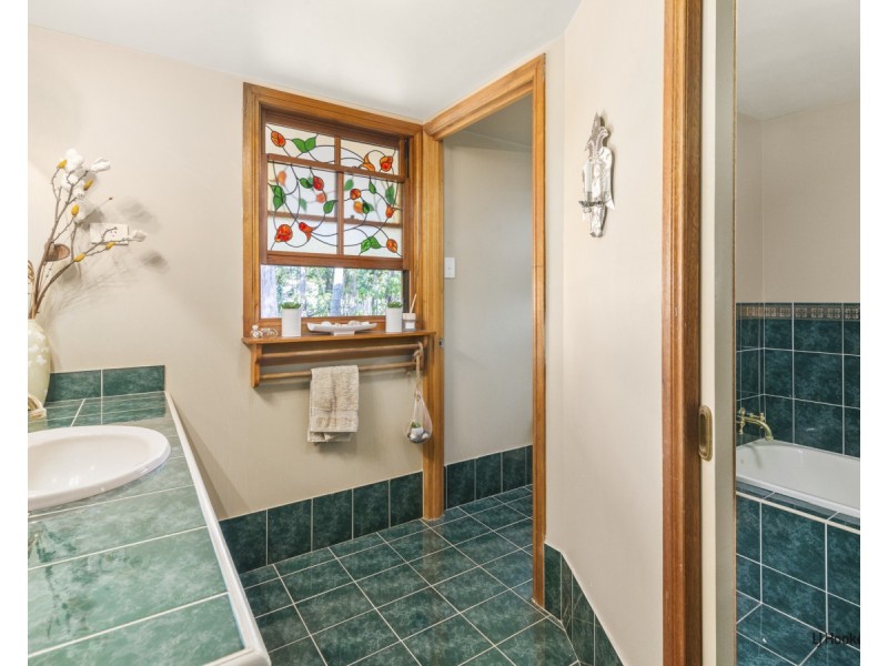 6 Horsman Road, Elanora QLD 4221