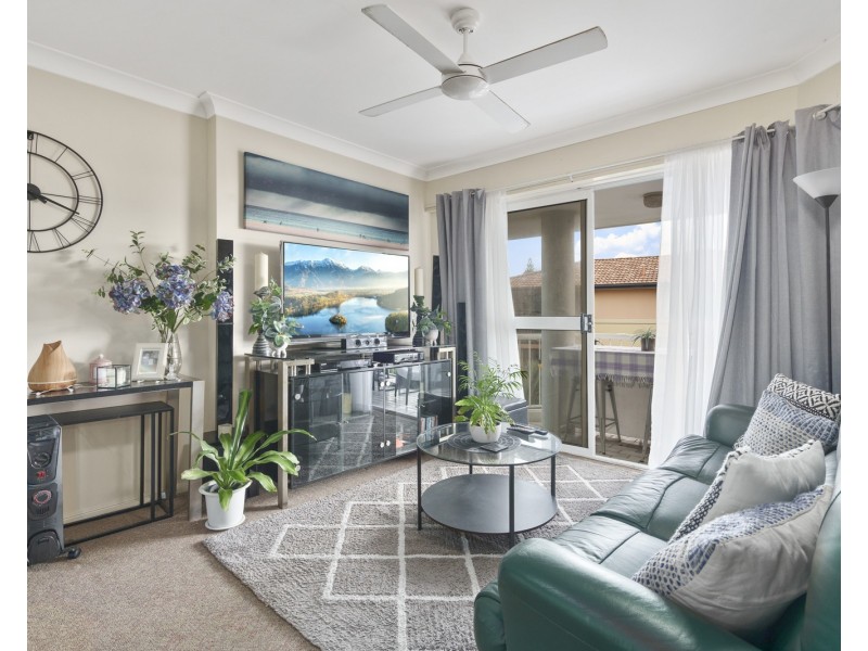 6/3 Tarni Avenue, Palm Beach QLD 4221