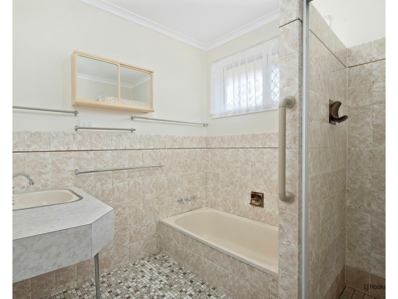 34 Tatha Avenue, Palm Beach QLD 4221