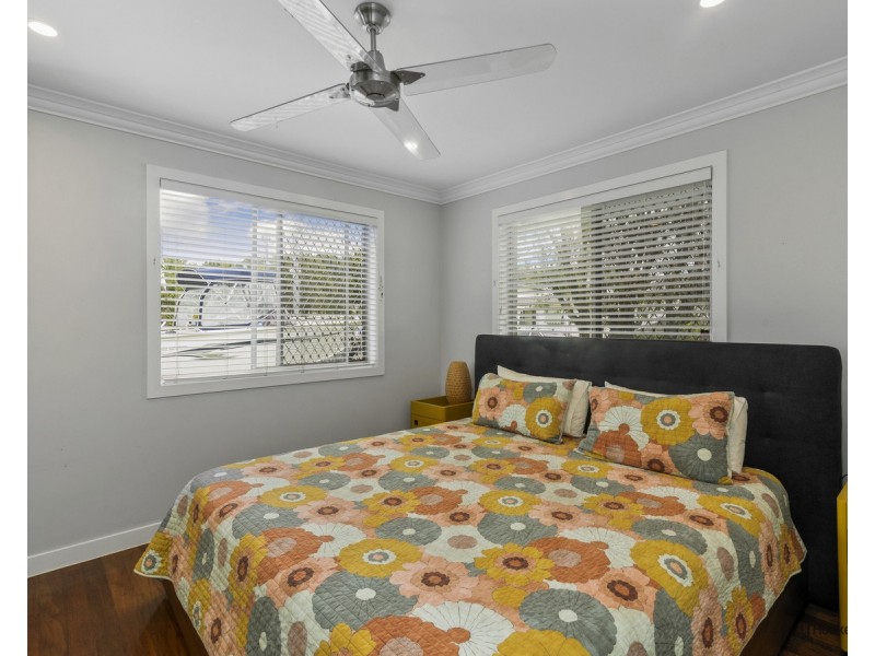 2 Guyra Avenue, Burleigh Heads QLD 4220