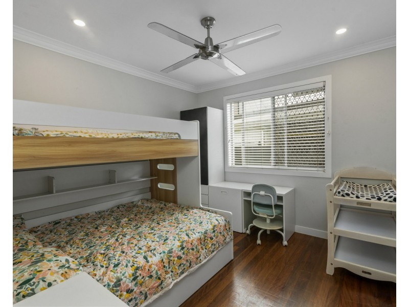 2 Guyra Avenue, Burleigh Heads QLD 4220