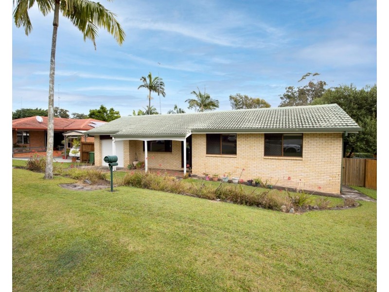 10 Winani Drive, Ashmore QLD 4214