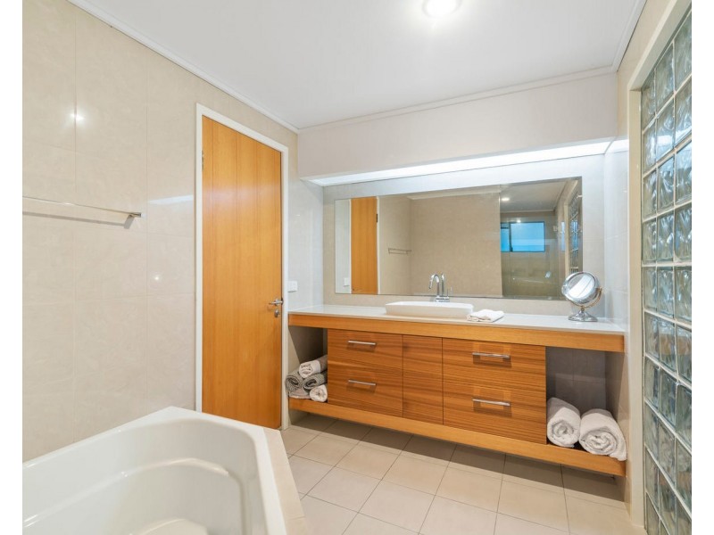 218 Simpsons Road, Currumbin Waters QLD 4223