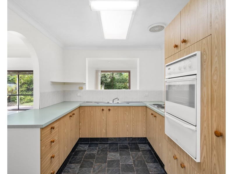 8 Matipo Place, Palm Beach QLD 4221