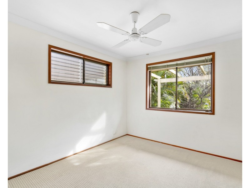 8 Matipo Place, Palm Beach QLD 4221