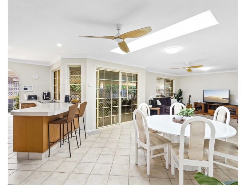 66 Bergamont Street, Elanora QLD 4221