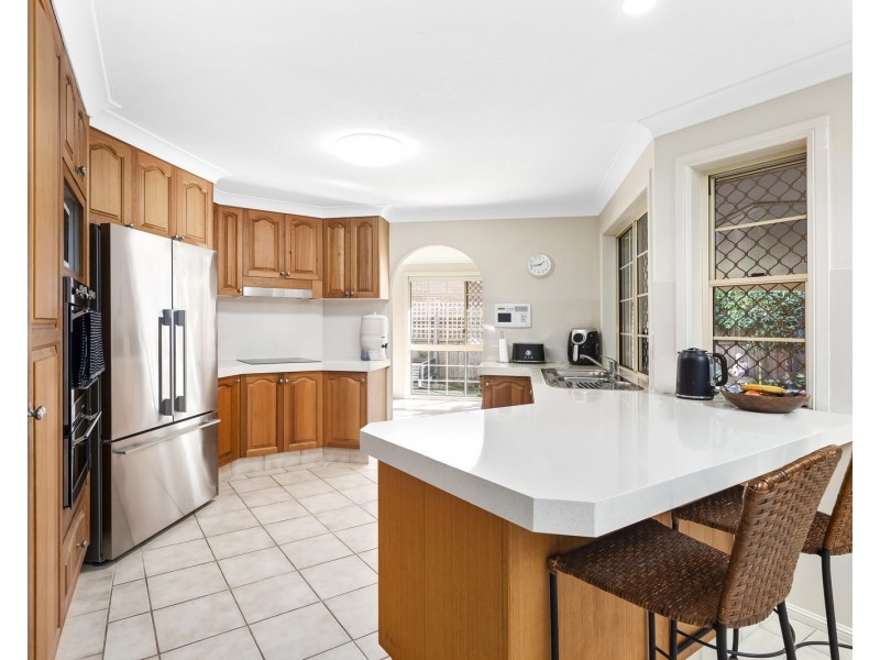 66 Bergamont Street, Elanora QLD 4221