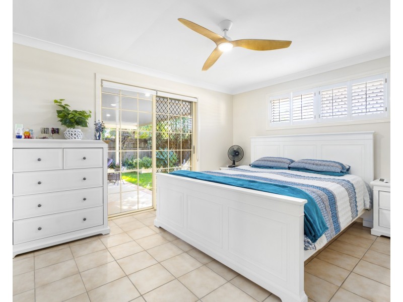 66 Bergamont Street, Elanora QLD 4221