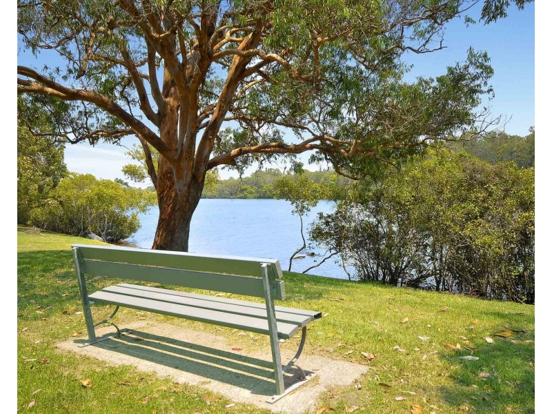 66 Bergamont Street, Elanora QLD 4221